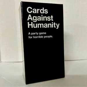Cards Against Humanity : Party for Horrible People - 2022 Version 2.4 - SEALED